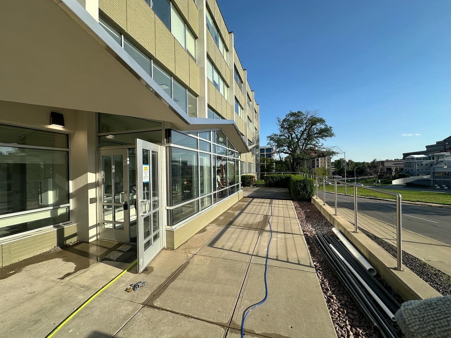 Commercial walkway cleaning